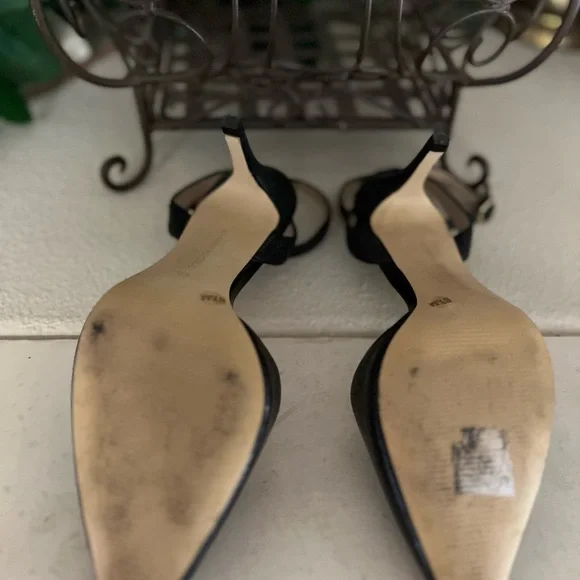 Elegant Black Women's Kitten Heels Banana Republic Makala size 6.5 - Picture 6 of 7